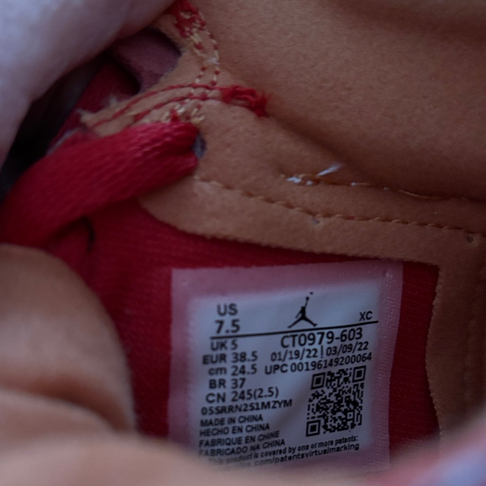 Nike youth Red and Tan High - JORDAN 1 - Picture 3 of 4